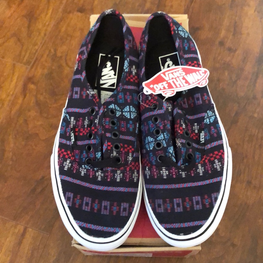 Vans guate sneakers  size 9